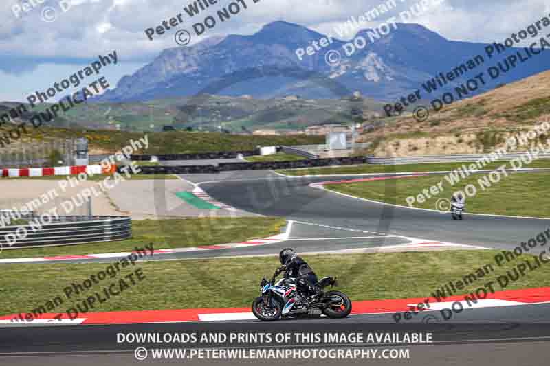 cadwell no limits trackday;cadwell park;cadwell park photographs;cadwell trackday photographs;enduro digital images;event digital images;eventdigitalimages;navarra;no limits trackdays;peter wileman photography;racing digital images;trackday digital images;trackday photos